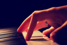 国足抵达沙特备战世界杯预选赛.